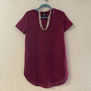 Rue21 - maroon jersey T-shirt dress with necklace